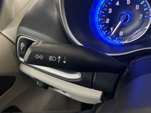 Used 2017 Chrysler Pacifica Touring-L image 61