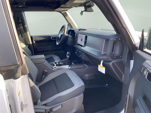 New 2025 Ford Bronco 4-Door AWD/4WD image 27