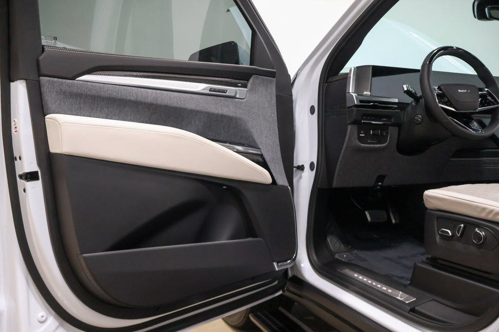 Used 2026 Cadillac Escalade V AWD/4WD image 27