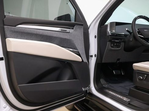 Used 2026 Cadillac Escalade V AWD/4WD image 27