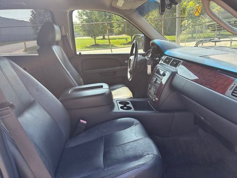 Used 2013 Chevrolet Suburban LS w/ Texas Edition RWD image 10