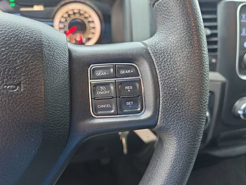 Used 2018 RAM 1500 Express RWD image 19