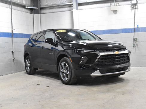 Used 2025 Chevrolet Blazer LT FWD image 26