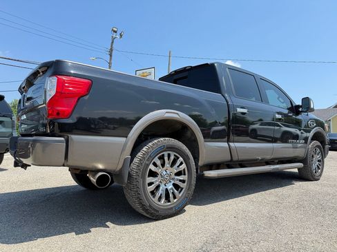 Used 2018 Nissan Titan Platinum Reserve w/ Platinum Utility Package AWD/4WD image 6