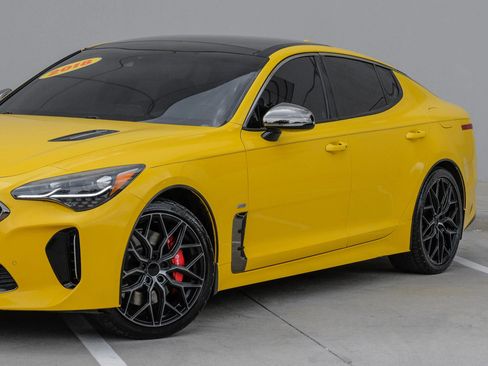 Used 2018 Kia Stinger GT2 AWD/4WD image 9