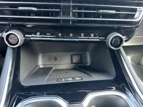 New 2026 Chevrolet Traverse LT w/ Midnight/Sport Edition image 22