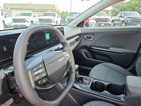 Used 2025 Kia K4 FWD image 10