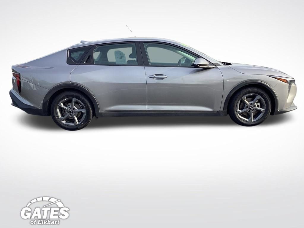 Used 2025 Kia K4 FWD image 12