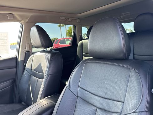 Used 2019 Nissan Rogue SL w/ Premium Package FWD image 16