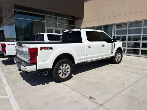 Used 2022 Ford F250 Platinum w/ FX4 Off-Road Package AWD/4WD image 5