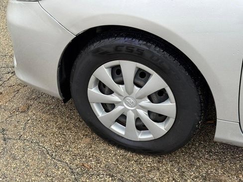 Used 2011 Toyota Corolla LE image 10