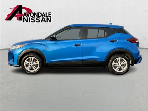 Used 2021 Nissan Kicks S image 3