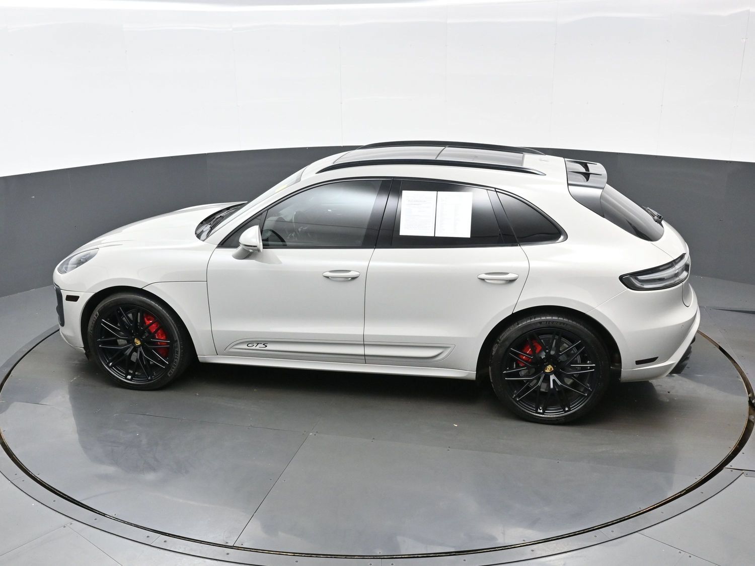 Used 2022 Porsche Macan GTS w/ Premium Package Plus AWD/4WD image 43