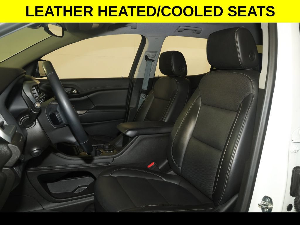 Used 2023 GMC Acadia SLT w/ Elevation Edition FWD image 3