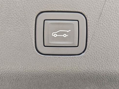 Certified 2026 Cadillac Escalade Platinum Sport w/ LPO, Floor Liner Package AWD/4WD image 32