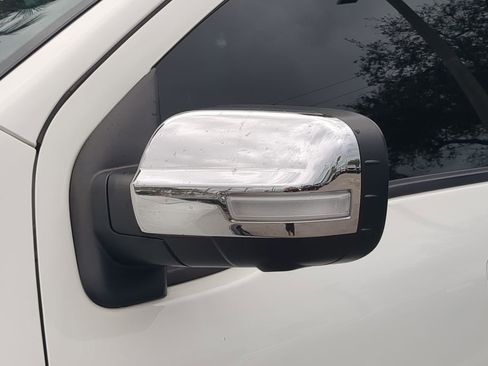 Used 2024 Nissan Titan Platinum Reserve w/ Moonroof Package image 12