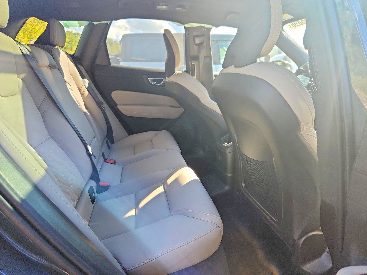 Used 2026 Volvo XC60 T8 Plus w/ Protection Package Premier AWD/4WD image 9