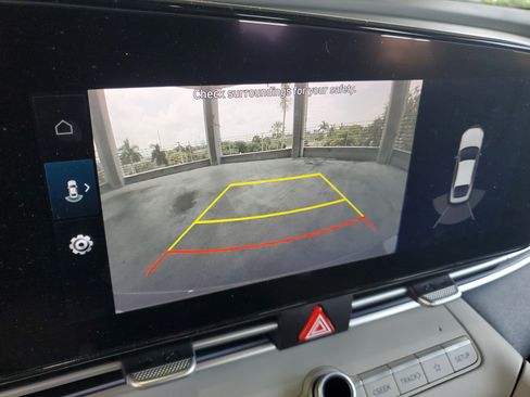 Used 2022 Hyundai Elantra Limited FWD image 26