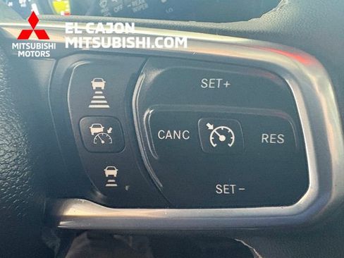 Used 2025 Jeep Wrangler Unlimited Sahara AWD/4WD image 17