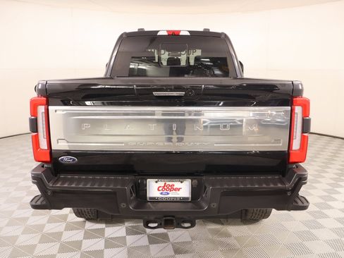 Used 2024 Ford F250 Platinum w/ FX4 Off-Road Package AWD/4WD image 23