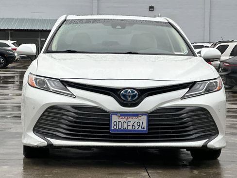 Used 2018 Toyota Camry XLE w/ Audio Package image 11