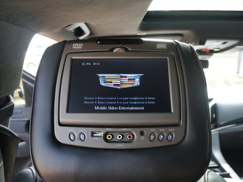 Used 2019 Cadillac Escalade Platinum w/ Escalade Sport Edition image 10