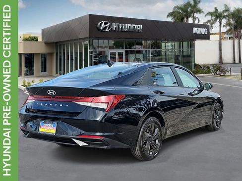 Certified 2023 Hyundai Elantra SEL image 3