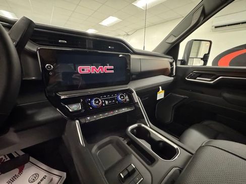 New 2026 GMC Sierra 2500 Denali w/ Denali Reserve Package image 16