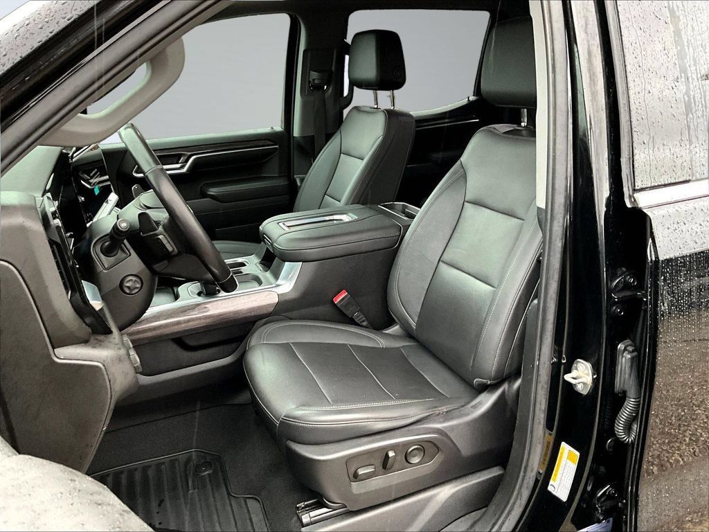 Used 2022 Chevrolet Silverado 1500 LTZ w/ LTZ Premium Package AWD/4WD image 24