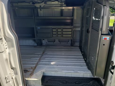 Used 2019 Ford Transit 150 130 Low Roof RWD image 18