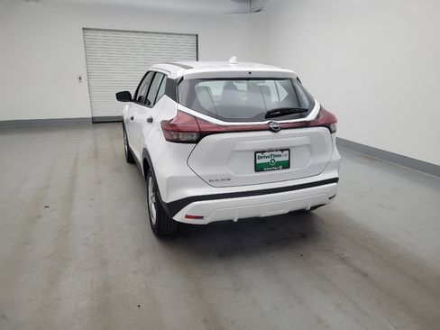 Used 2022 Nissan Kicks S FWD image 6