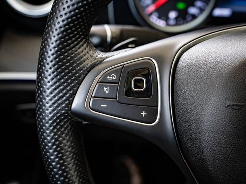 Used 2018 Mercedes-Benz E 400 4MATIC Sedan w/ Premium 1 Package image 28