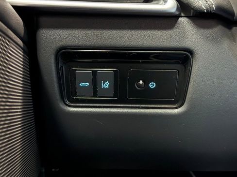 Used 2017 Jaguar XE R-Sport image 14