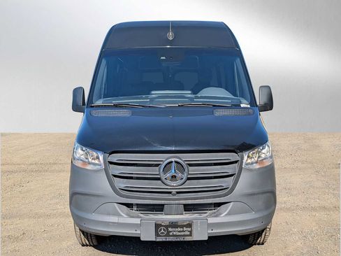 Used 2024 Mercedes-Benz Sprinter 2500 image 8