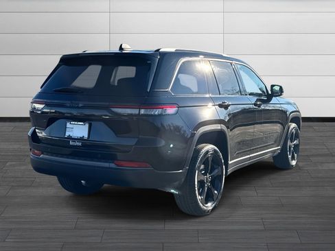 New 2026 Jeep Grand Cherokee Limited w/ Limited Altitude Package AWD/4WD image 4
