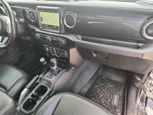 Used 2021 Jeep Wrangler Unlimited Sahara AWD/4WD image 29