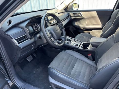 Used 2024 Mitsubishi Outlander SE image 18