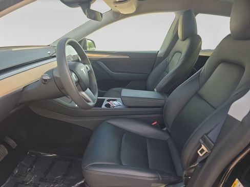 Used 2024 Tesla Model Y Long Range AWD/4WD image 19