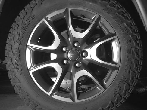 Used 2025 Jeep Compass Trailhawk image 15