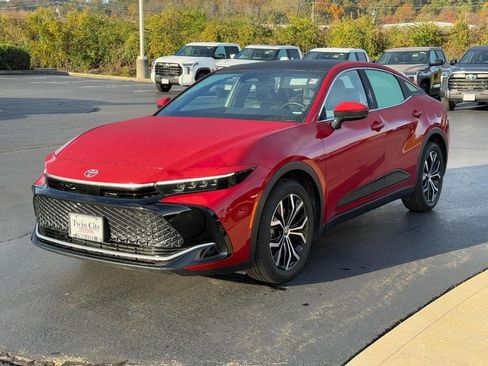 Used 2025 Toyota Crown Limited AWD (Natl) image 8