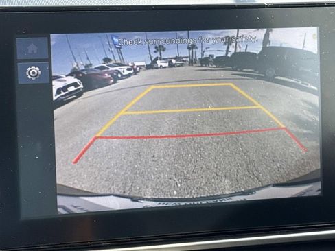 Used 2025 Hyundai Venue SEL FWD image 27