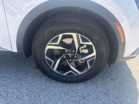 Used 2025 Kia Sportage LX image 28