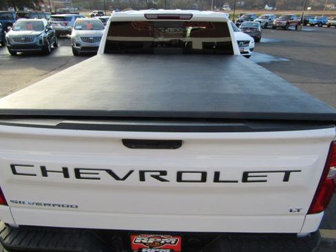 Used 2022 Chevrolet Silverado 1500 LT Trail Boss image 8