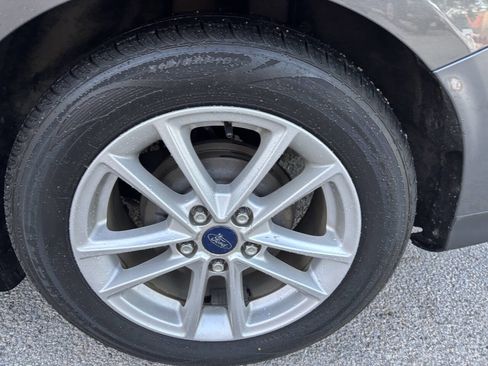 Used 2015 Ford Focus SE image 33