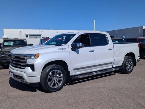 Used 2023 Chevrolet Silverado 1500 High Country w/ Technology Package image 2