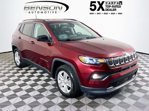 Used 2022 Jeep Compass Latitude FWD image 1