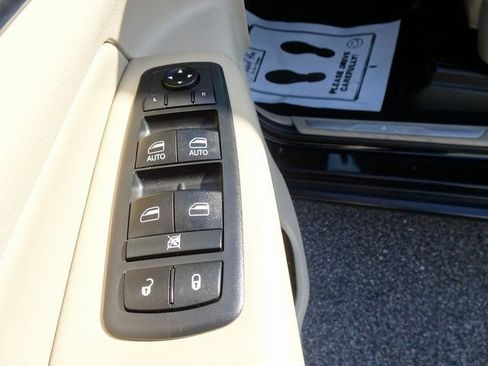 Used 2019 Jeep Grand Cherokee Limited AWD/4WD image 13