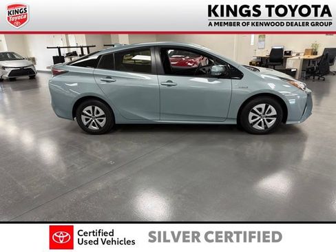 Certified 2018 Toyota Prius Two w/ Prius Two Safety Plus Package FWD image 9