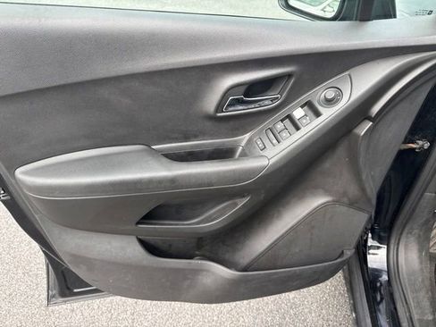 Used 2019 Chevrolet Trax LS w/ Tint and Cruise Package FWD image 14