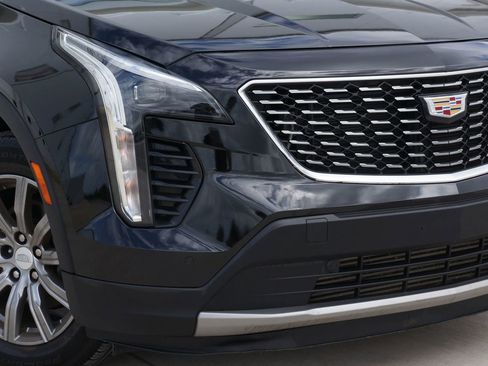 Used 2020 Cadillac XT4 Premium Luxury w/ Cold Weather Package image 13